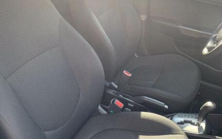 KIA Rio III рестайлинг, 2013 год, 780 000 рублей, 6 фотография