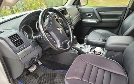 Mitsubishi Pajero IV, 2015 год, 2 650 000 рублей, 10 фотография
