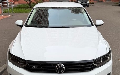 Volkswagen Passat B8 рестайлинг, 2018 год, 2 430 000 рублей, 13 фотография