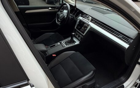 Volkswagen Passat B8 рестайлинг, 2018 год, 2 430 000 рублей, 21 фотография