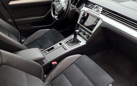 Volkswagen Passat B8 рестайлинг, 2018 год, 2 430 000 рублей, 22 фотография