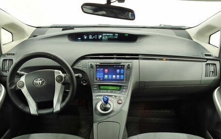 Toyota Prius, 2009 год, 1 029 000 рублей, 10 фотография