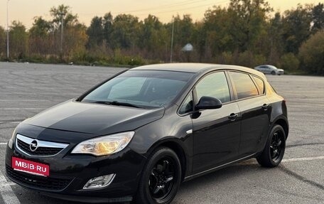 Opel Astra J, 2011 год, 610 000 рублей, 1 фотография