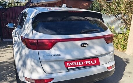 KIA Sportage IV рестайлинг, 2018 год, 2 000 000 рублей, 2 фотография