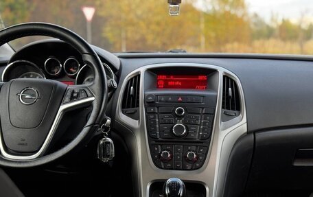 Opel Astra J, 2011 год, 610 000 рублей, 11 фотография