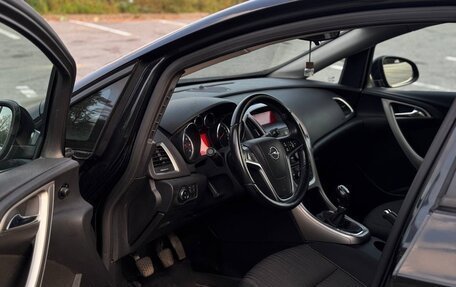 Opel Astra J, 2011 год, 610 000 рублей, 10 фотография