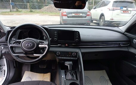 Hyundai Elantra, 2021 год, 2 100 000 рублей, 5 фотография