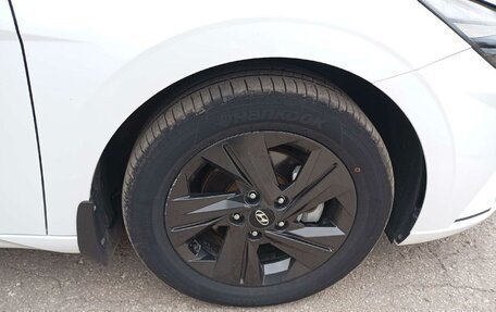 Hyundai Elantra, 2021 год, 2 100 000 рублей, 10 фотография