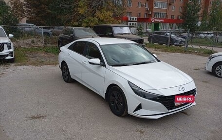 Hyundai Elantra, 2021 год, 2 100 000 рублей, 2 фотография