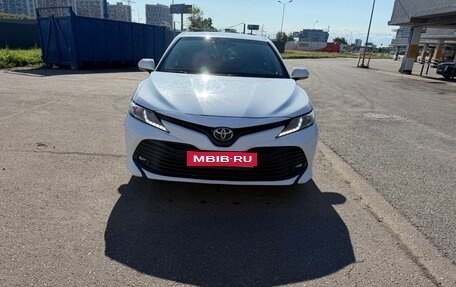 Toyota Camry, 2018 год, 2 350 000 рублей, 1 фотография