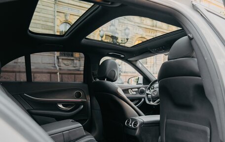 Mercedes-Benz E-Класс, 2017 год, 2 400 000 рублей, 6 фотография