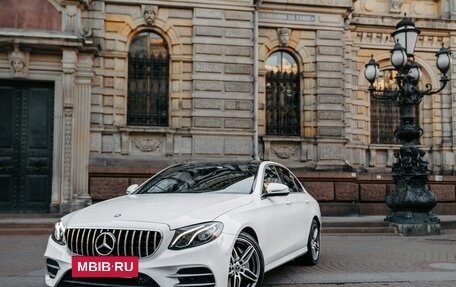 Mercedes-Benz E-Класс, 2017 год, 2 400 000 рублей, 7 фотография