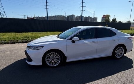 Toyota Camry, 2018 год, 2 350 000 рублей, 4 фотография