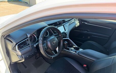 Toyota Camry, 2018 год, 2 350 000 рублей, 8 фотография