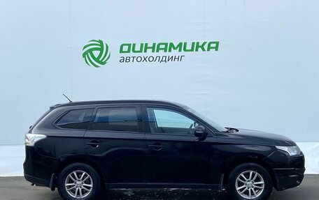 Mitsubishi Outlander III рестайлинг 3, 2013 год, 1 120 000 рублей, 4 фотография