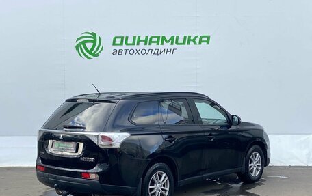 Mitsubishi Outlander III рестайлинг 3, 2013 год, 1 120 000 рублей, 5 фотография