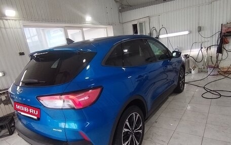 Ford Escape, 2021 год, 1 819 000 рублей, 3 фотография