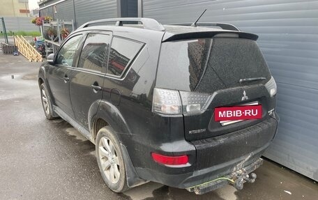Mitsubishi Outlander III рестайлинг 3, 2011 год, 1 050 000 рублей, 2 фотография