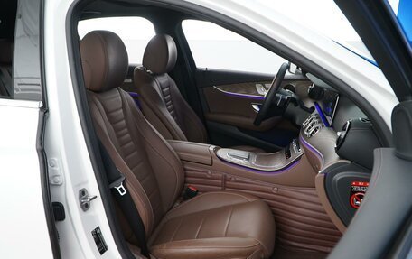 Mercedes-Benz E-Класс, 2022 год, 4 299 077 рублей, 8 фотография