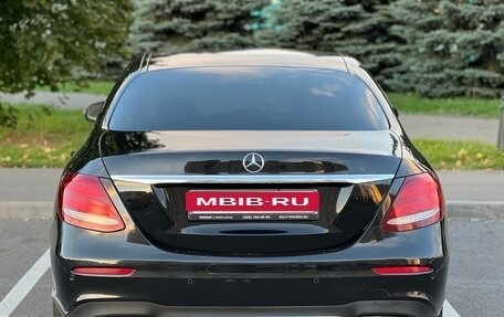Mercedes-Benz E-Класс, 2020 год, 3 290 000 рублей, 5 фотография