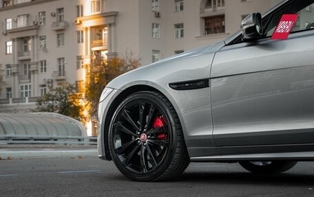 Jaguar XF II, 2019 год, 3 000 000 рублей, 10 фотография