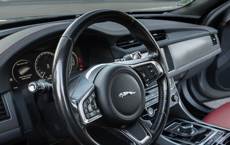 Jaguar XF II, 2019 год, 3 000 000 рублей, 28 фотография