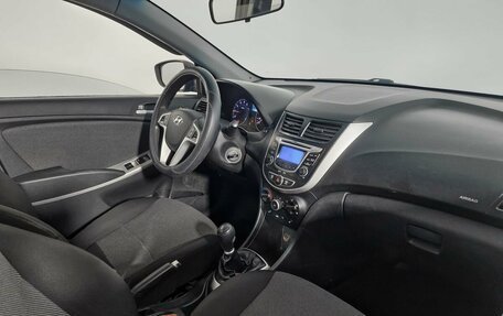 Hyundai Solaris II рестайлинг, 2012 год, 610 000 рублей, 9 фотография