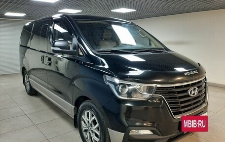 Hyundai H-1 II рестайлинг, 2018 год, 2 919 000 рублей, 3 фотография