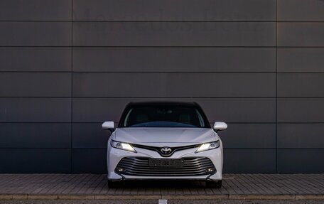 Toyota Camry, 2018 год, 3 495 000 рублей, 2 фотография