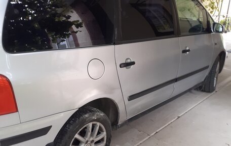 Volkswagen Sharan I рестайлинг, 2004 год, 555 000 рублей, 3 фотография
