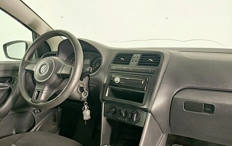 Volkswagen Polo VI (EU Market), 2012 год, 323 000 рублей, 13 фотография