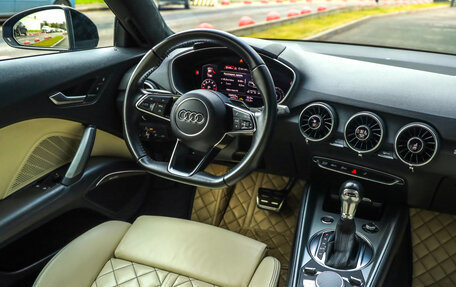 Audi TT, 2015 год, 2 870 000 рублей, 17 фотография