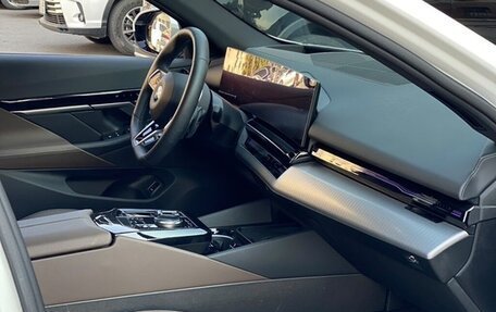 BMW 5 серия, 2024 год, 6 700 066 рублей, 10 фотография
