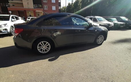 Chevrolet Cruze II, 2010 год, 530 000 рублей, 6 фотография