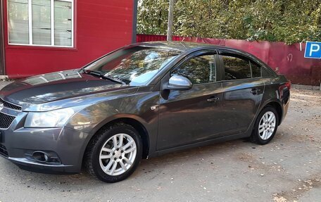 Chevrolet Cruze II, 2010 год, 530 000 рублей, 5 фотография