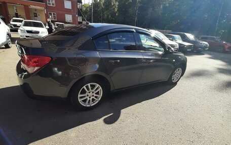 Chevrolet Cruze II, 2010 год, 530 000 рублей, 8 фотография