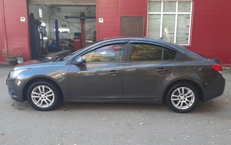 Chevrolet Cruze II, 2010 год, 530 000 рублей, 9 фотография