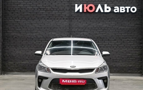 KIA Rio IV, 2018 год, 1 300 000 рублей, 2 фотография