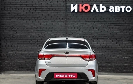 KIA Rio IV, 2018 год, 1 300 000 рублей, 5 фотография