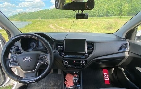 Hyundai Solaris II рестайлинг, 2021 год, 1 890 000 рублей, 8 фотография