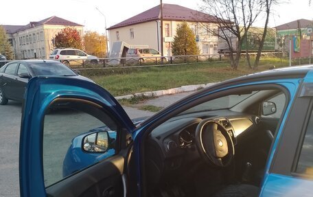 Renault Logan II, 2018 год, 795 000 рублей, 6 фотография