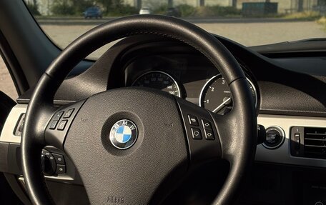 BMW 3 серия, 2010 год, 900 000 рублей, 18 фотография