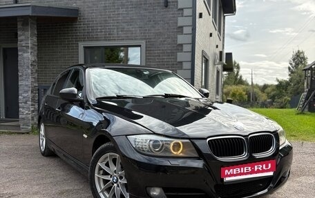 BMW 3 серия, 2010 год, 900 000 рублей, 2 фотография