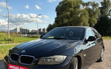 BMW 3 серия, 2010 год, 900 000 рублей, 15 фотография