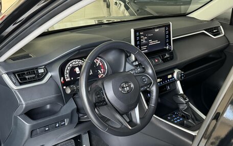 Toyota RAV4, 2022 год, 4 200 000 рублей, 10 фотография