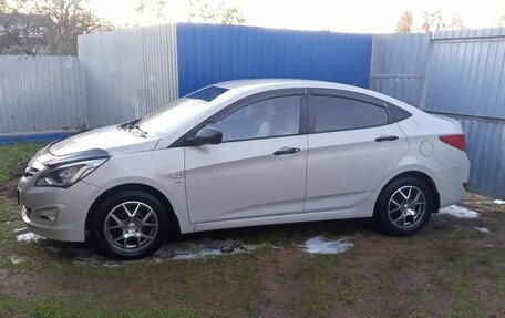 Hyundai Solaris II рестайлинг, 2014 год, 1 000 000 рублей, 4 фотография