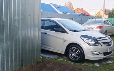 Hyundai Solaris II рестайлинг, 2014 год, 1 000 000 рублей, 5 фотография