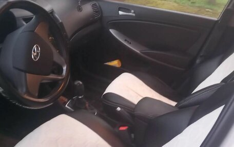 Hyundai Solaris II рестайлинг, 2014 год, 1 000 000 рублей, 6 фотография