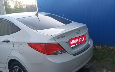 Hyundai Solaris II рестайлинг, 2014 год, 1 000 000 рублей, 3 фотография