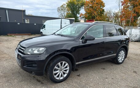 Volkswagen Touareg III, 2011 год, 1 700 000 рублей, 2 фотография